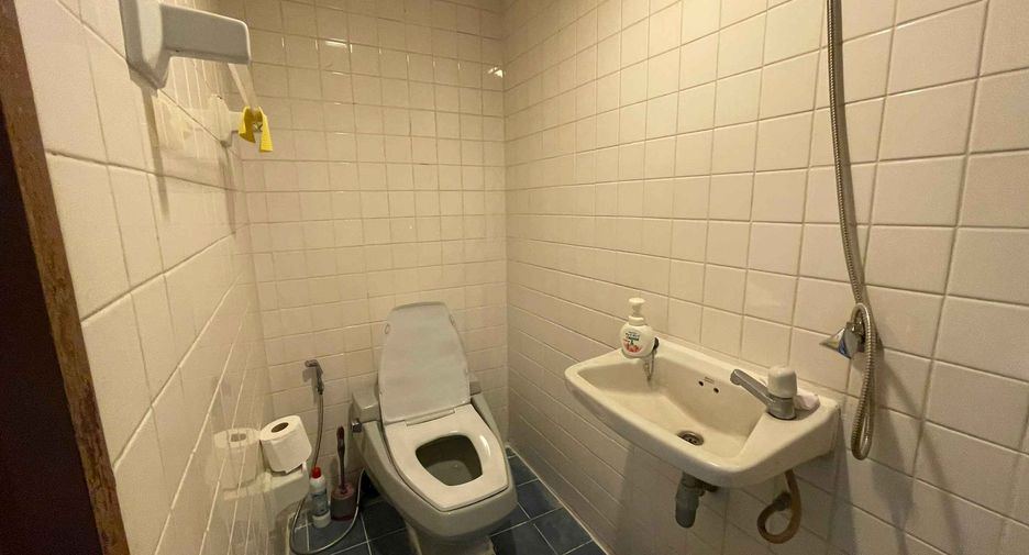 For rent 3 ベッドルーム condo in Watthana, Bangkok