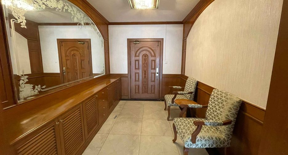 For rent 3 ベッドルーム condo in Watthana, Bangkok