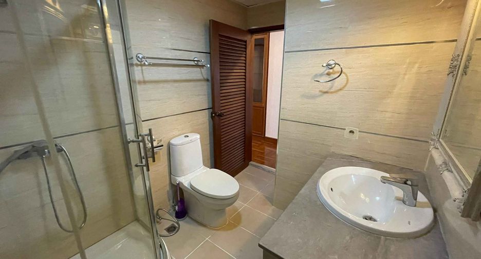 For rent 3 ベッドルーム condo in Watthana, Bangkok