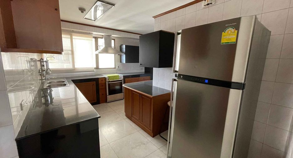 For rent 3 ベッドルーム condo in Watthana, Bangkok