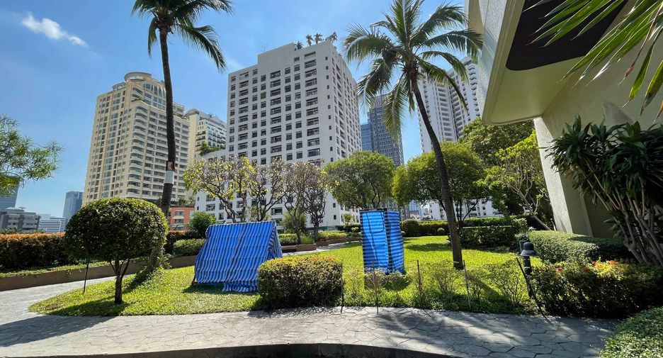 For rent 3 ベッドルーム condo in Watthana, Bangkok
