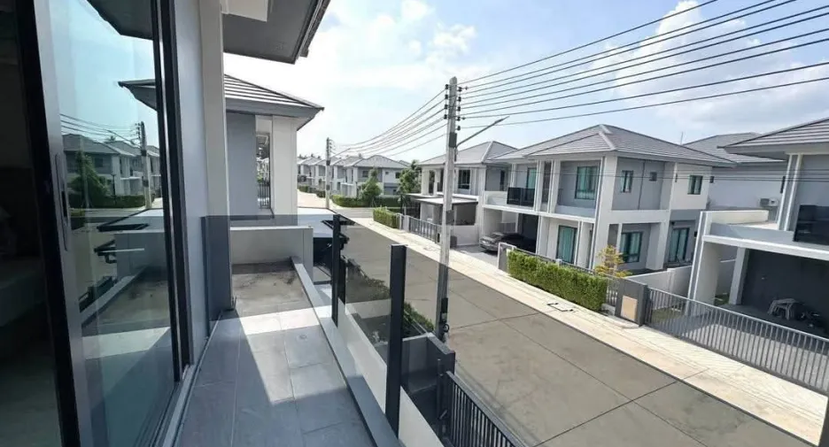 Haus zum Kauf mit 4 Zimmer in Bang Lamung, Chonburi