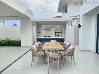 For sale 4 bedrooms villa in Bang Lamung, Chonburi
