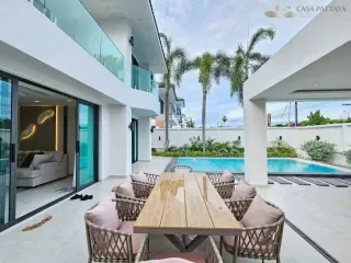 For sale 4 bedrooms villa in Bang Lamung, Chonburi
