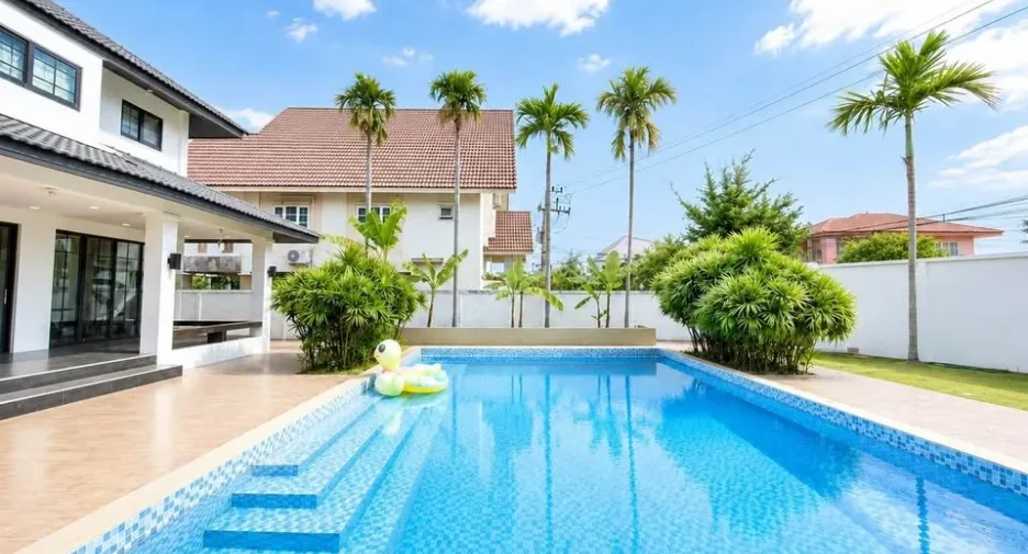 For sale 5 bedrooms villa in Bang Lamung, Chonburi