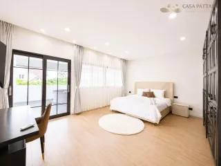For sale 5 bedrooms villa in Bang Lamung, Chonburi
