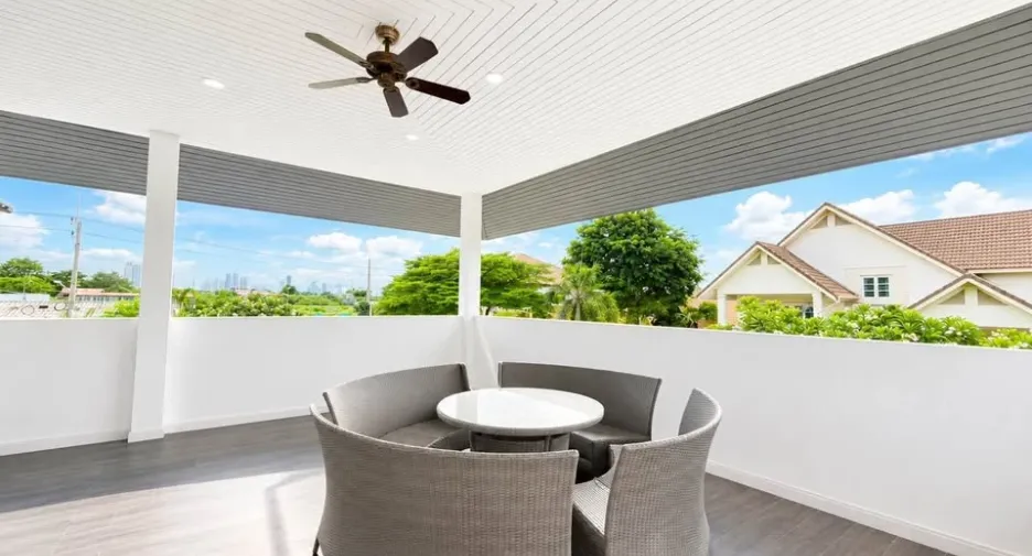 For sale 5 bedrooms villa in Bang Lamung, Chonburi