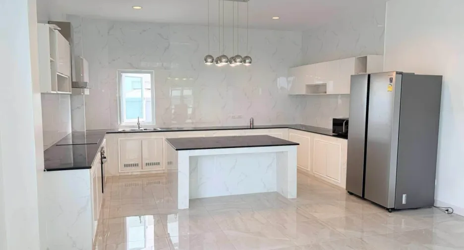 For rent 5 ベッドルーム villa in Bang Lamung, Chonburi