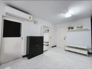 Wohnung zur Miete mit Studio in Phra Khanong, Bangkok