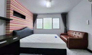 Wohnung zur Miete mit Studio in Phra Khanong, Bangkok
