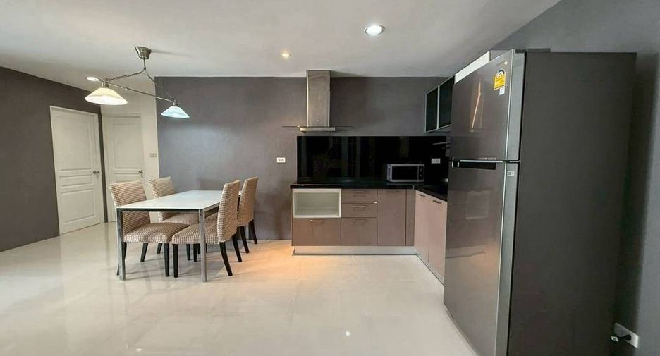 Apartment zur Miete mit 3 Zimmer in Khlong Toei, Bangkok
