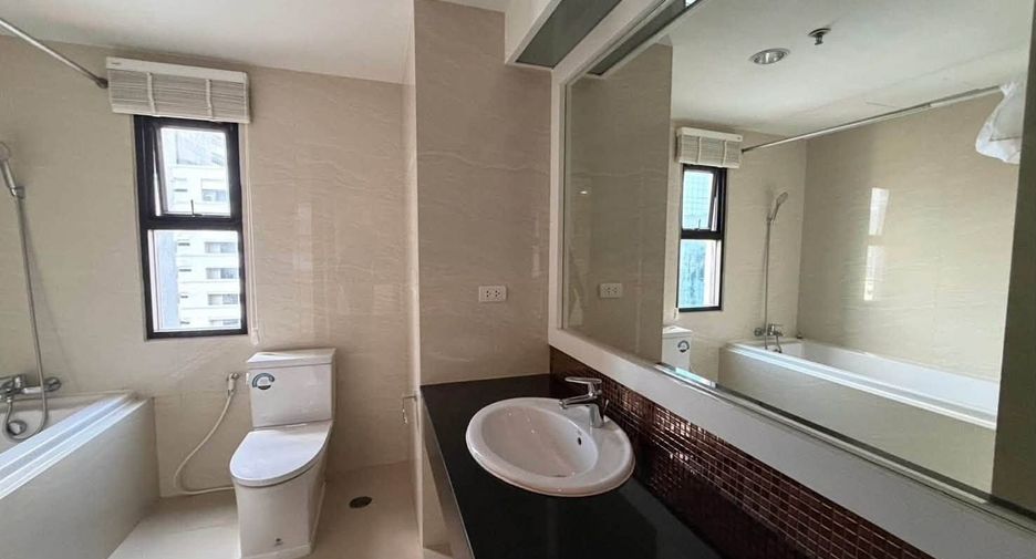 For rent 3 bedrooms apartment in Watthana, Bangkok