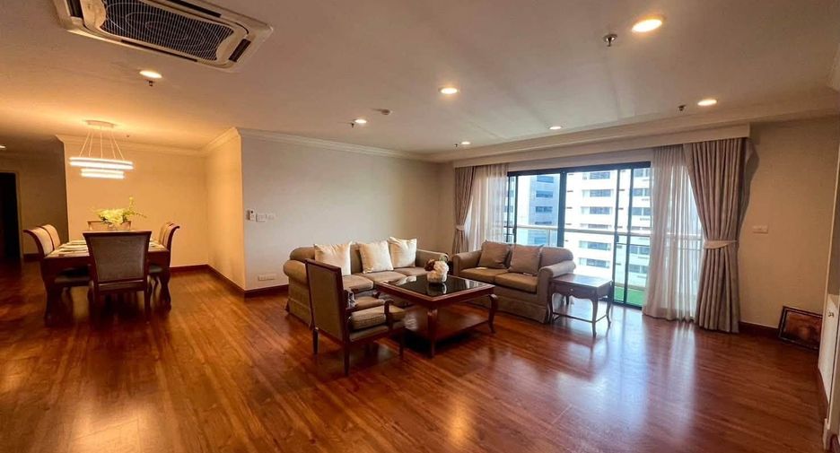 For rent 3 bedrooms apartment in Watthana, Bangkok