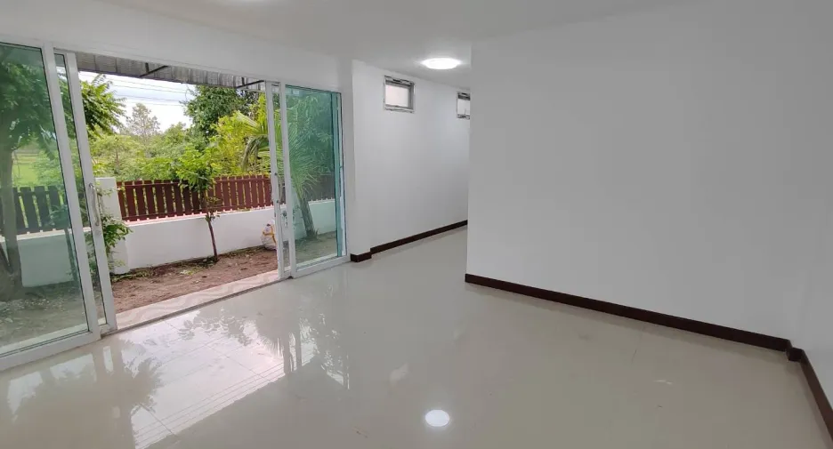 For sale 3 bedrooms house in Mueang Surin, Surin