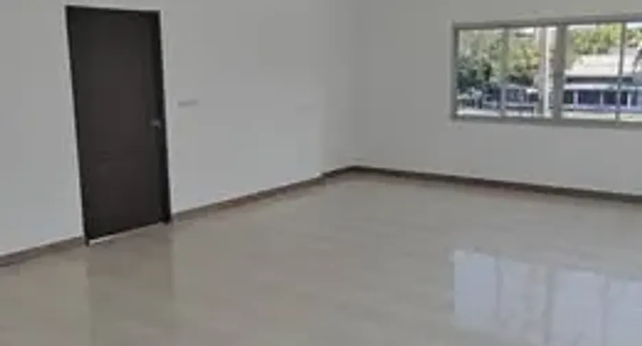 For sale 6 bedrooms house in Mueang Surin, Surin