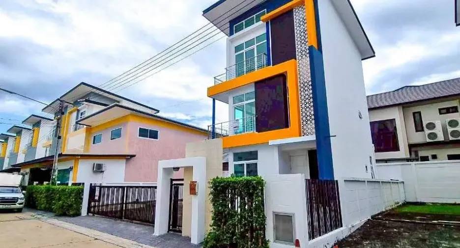 For sale 3 bedrooms house in Sam Phran, Nakhon Pathom