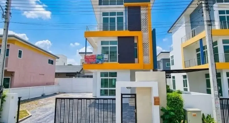 For sale 3 bedrooms house in Sam Phran, Nakhon Pathom