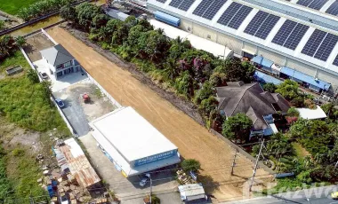 Terreno en venta en Sam Phran, Nakhon Pathom