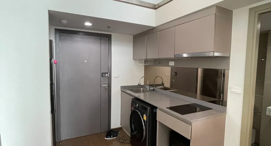 À louer 2 chambres condo à Bang Kapi, Bangkok