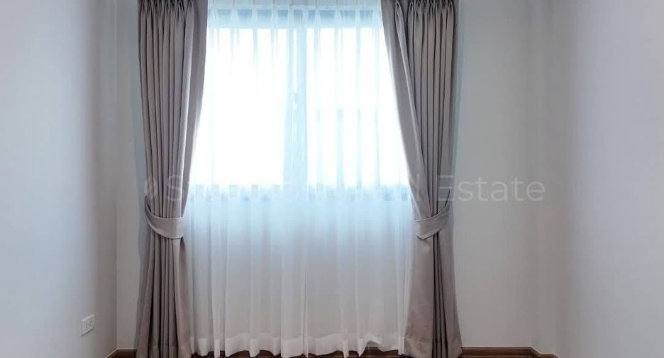 For rent 3 bedrooms townhouse in Bang Phli, Samut Prakan