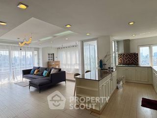 For rent 3 bedrooms condo in Huai Khwang, Bangkok