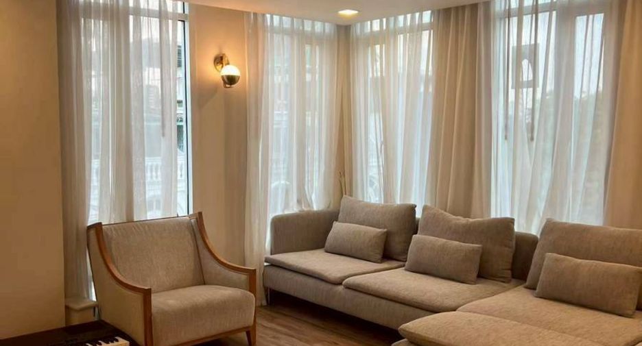 For rent 3 ベッドルーム condo in Yan Nawa, Bangkok