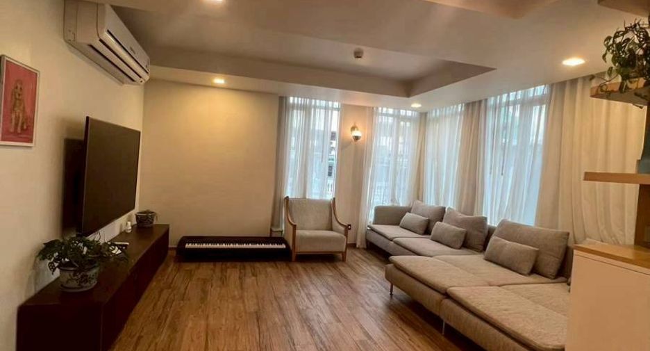 For rent 3 ベッドルーム condo in Yan Nawa, Bangkok