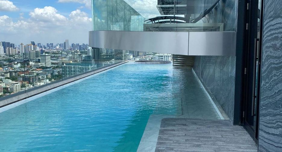 For rent 2 bedrooms condo in Watthana, Bangkok