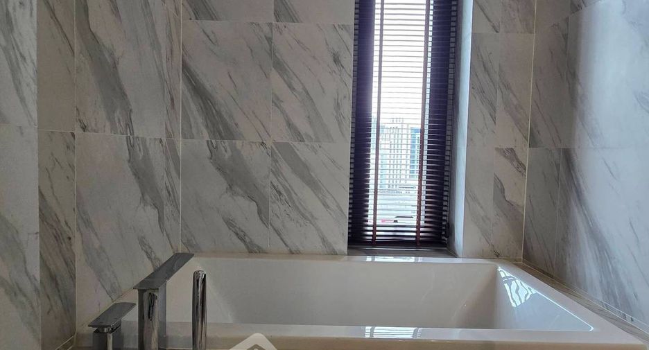 For rent 2 bedrooms condo in Khlong Toei, Bangkok