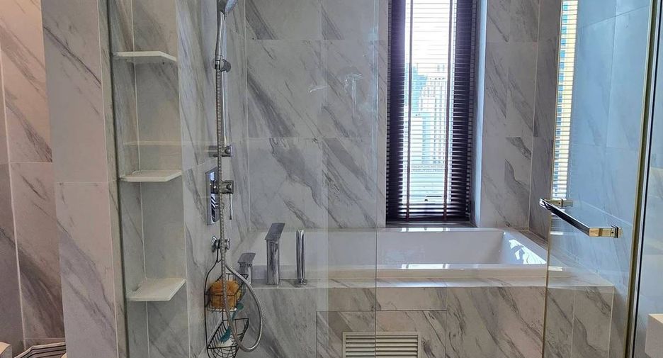For rent 2 bedrooms condo in Khlong Toei, Bangkok