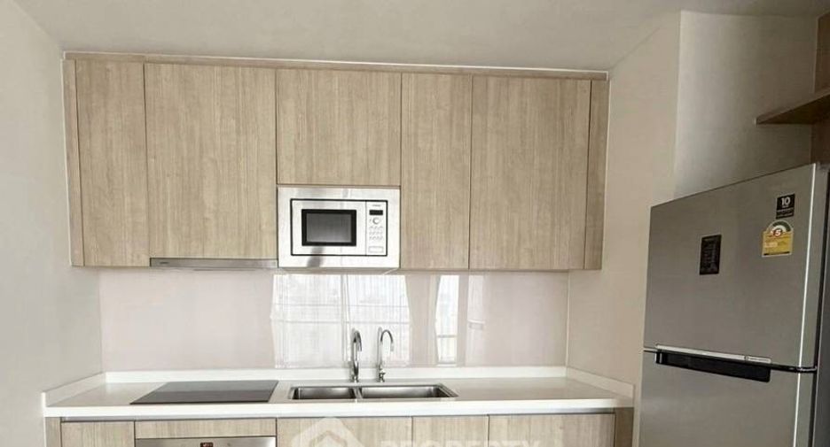 For rent 2 bedrooms condo in Watthana, Bangkok