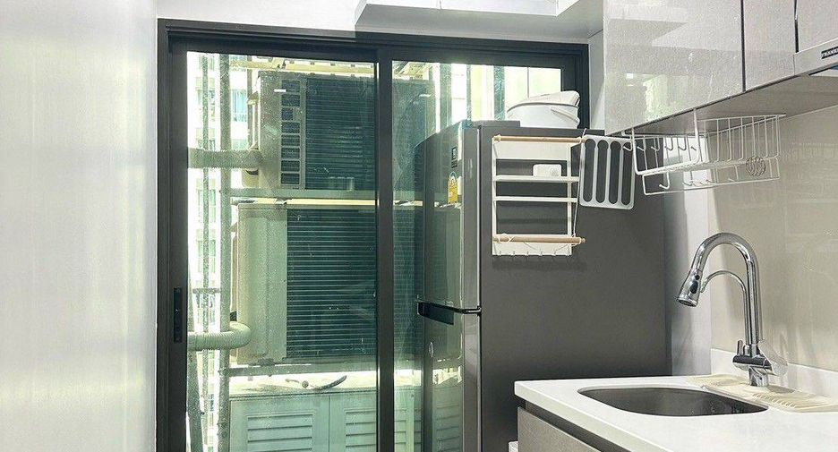For sale 2 bedrooms condo in Huai Khwang, Bangkok