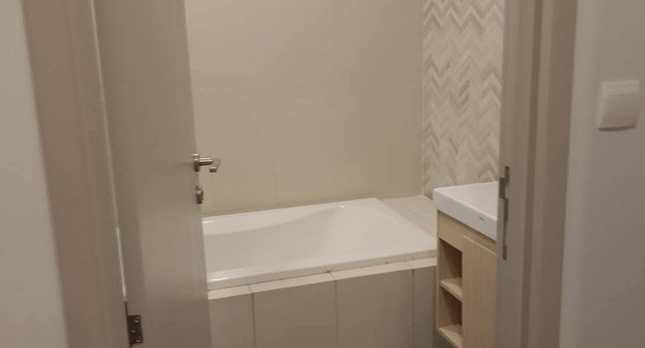 Продажа 1 кровать кондо в Кхлонг Тоеи, Бангкок