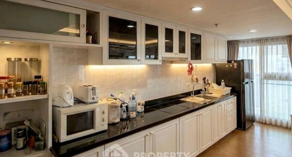 For sale 2 bedrooms condo in Yan Nawa, Bangkok