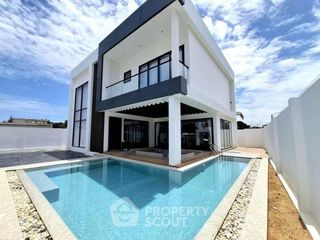 Villa zum Kauf mit 4 Zimmer in Bang Lamung, Chonburi