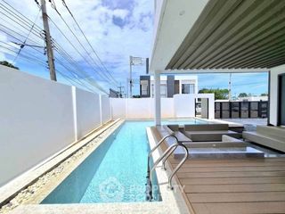 Villa zum Kauf mit 4 Zimmer in Bang Lamung, Chonburi
