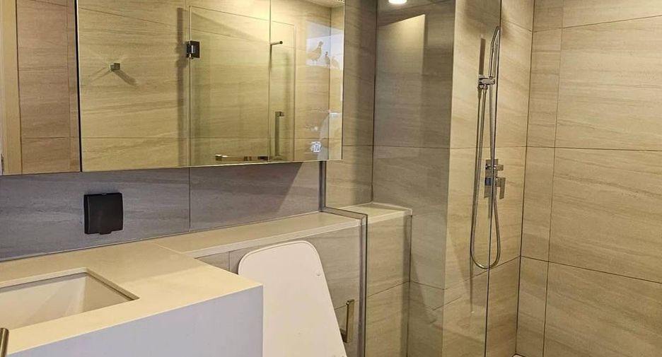 For sale 2 bedrooms condo in Bang Rak, Bangkok