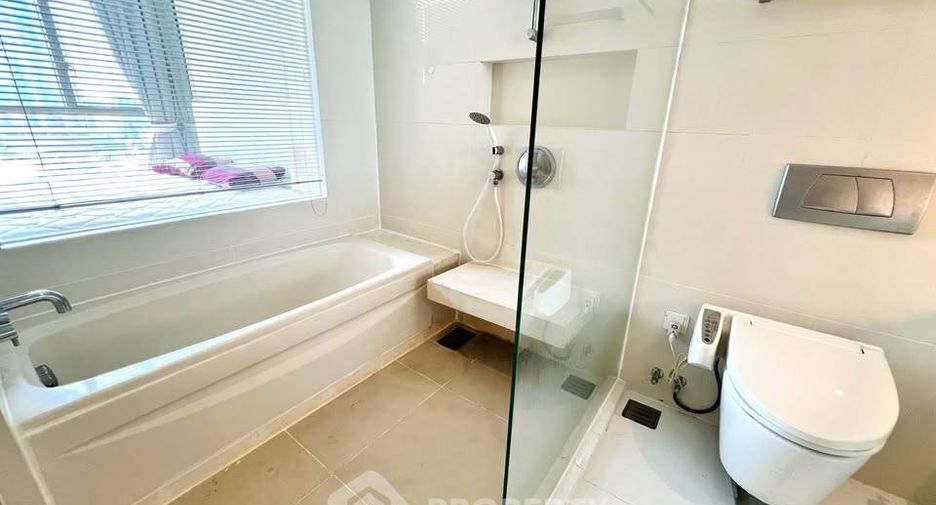 For sale 1 bed condo in Khlong Toei, Bangkok