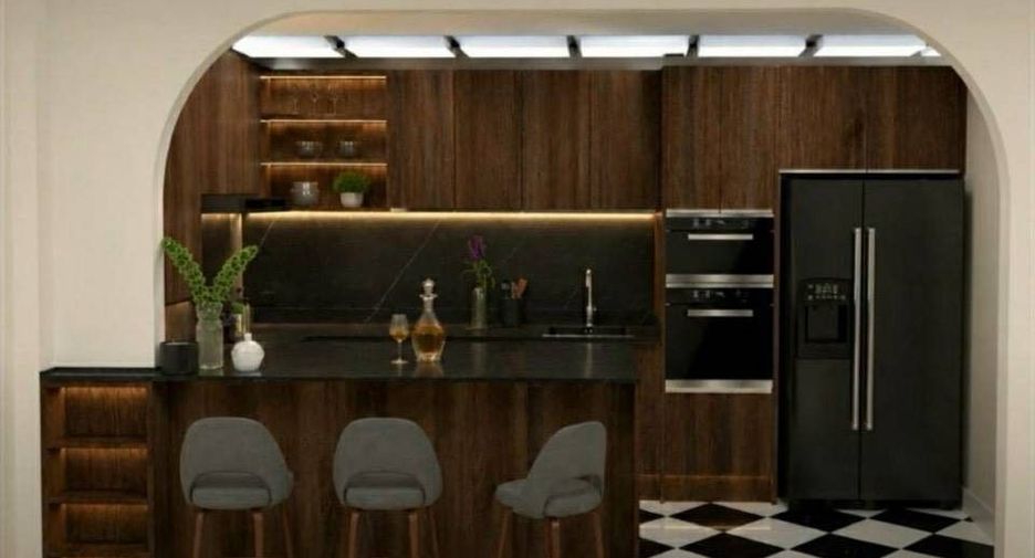 For rent 3 bedrooms townhouse in Khlong Toei, Bangkok