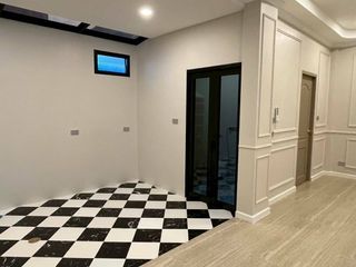 For rent 3 bedrooms townhouse in Khlong Toei, Bangkok