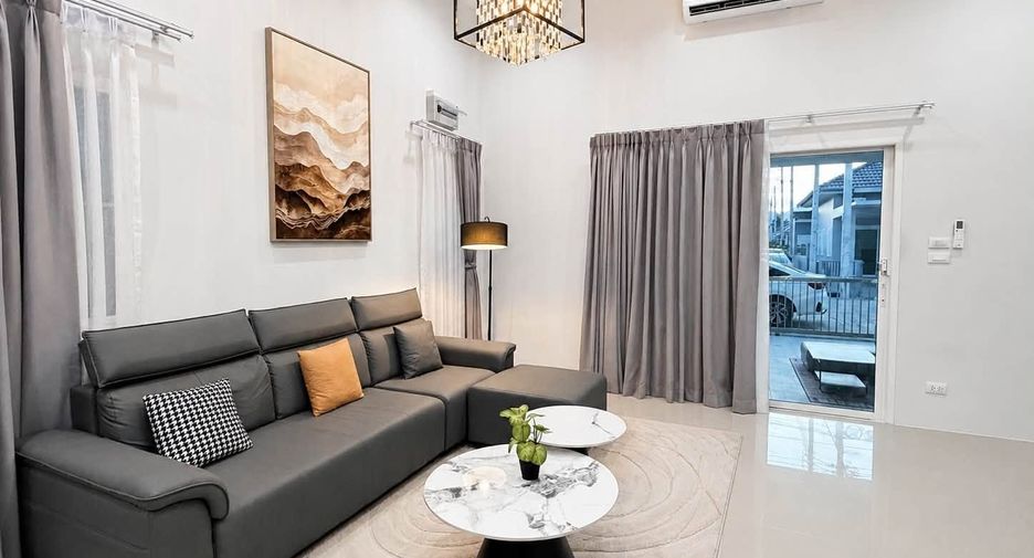 For rent 3 bedrooms townhouse in Mueang Phuket, Phuket