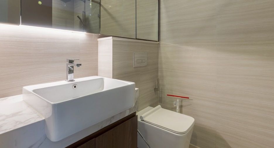 Condo en venta y en alquiler de 2 habitaciones en Watthana, Bangkok