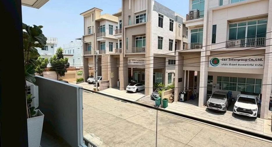 Casa en venta de 4 habitaciones en Lat Krabang, Bangkok