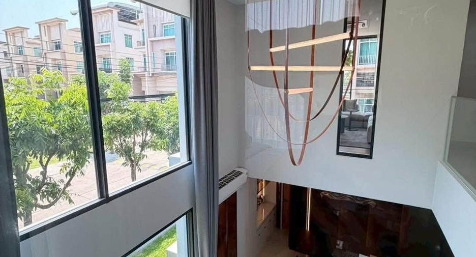 Casa en venta de 4 habitaciones en Lat Krabang, Bangkok