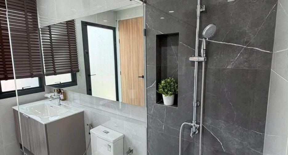 Casa en venta de 4 habitaciones en Lat Krabang, Bangkok