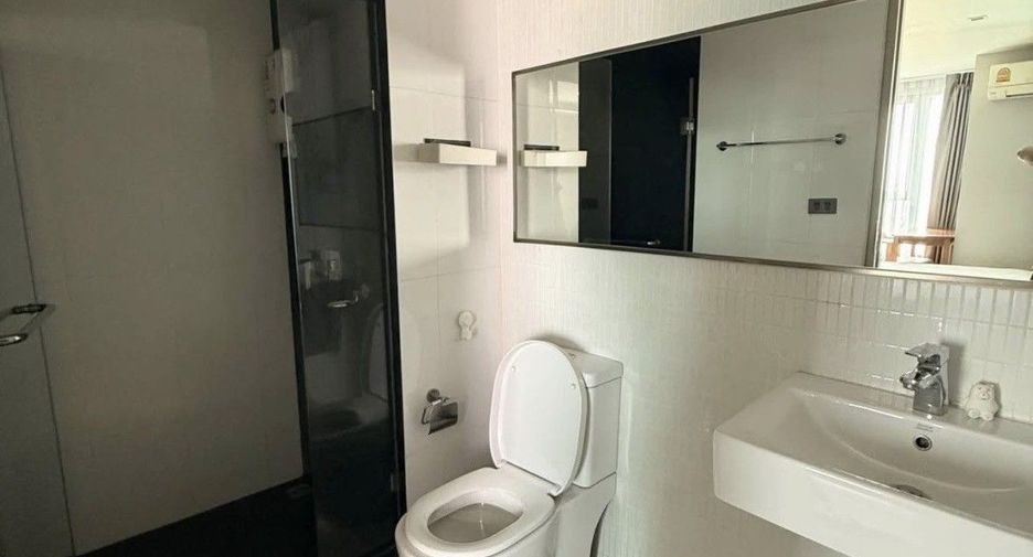 For rent 1 bed condo in Phra Khanong, Bangkok