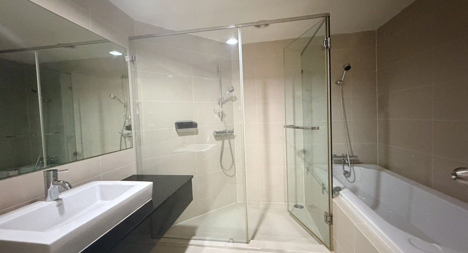 Condo en venta y en alquiler de 2 habitaciones en Huai Khwang, Bangkok