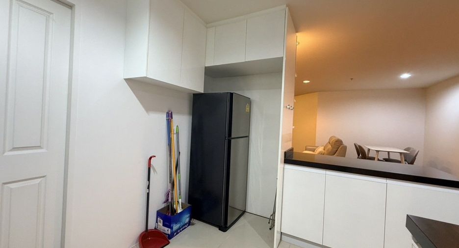 Condo en venta y en alquiler de 2 habitaciones en Huai Khwang, Bangkok