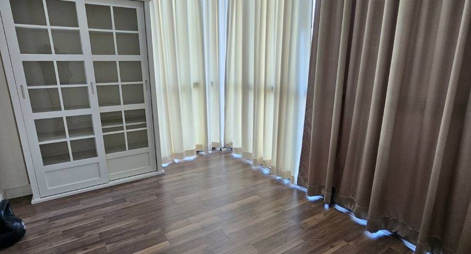 For rent 2 ベッドルーム condo in Phra Khanong, Bangkok