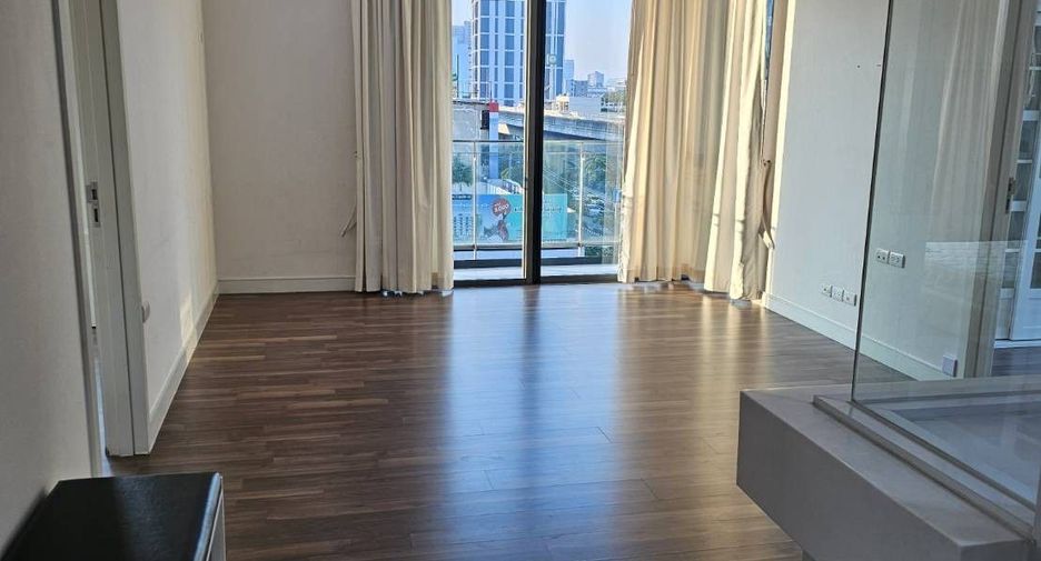 For rent 2 ベッドルーム condo in Phra Khanong, Bangkok